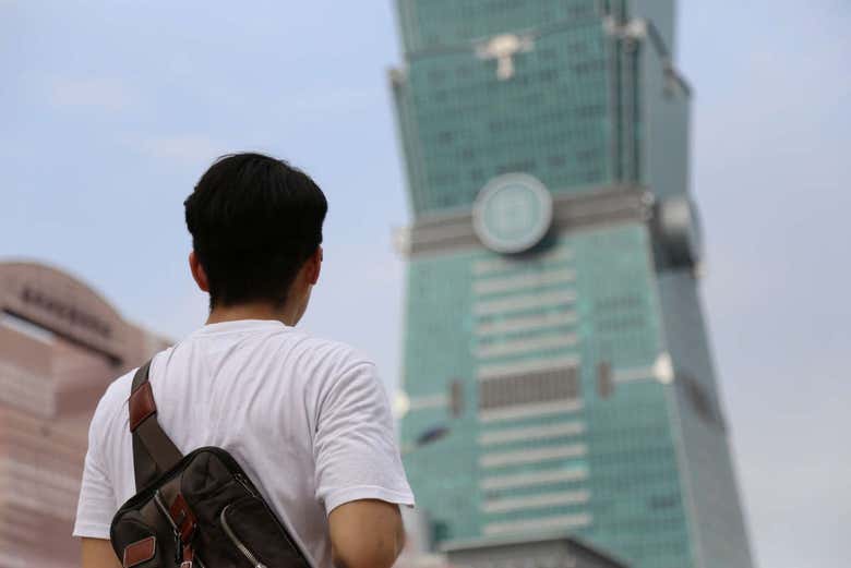 Admiring the Taipei 101 building