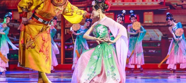 Cena china con espectáculo folclórico en Xián