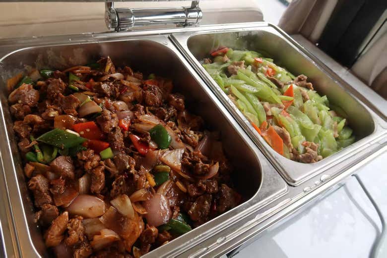 Un delicioso almuerzo tipo buffet