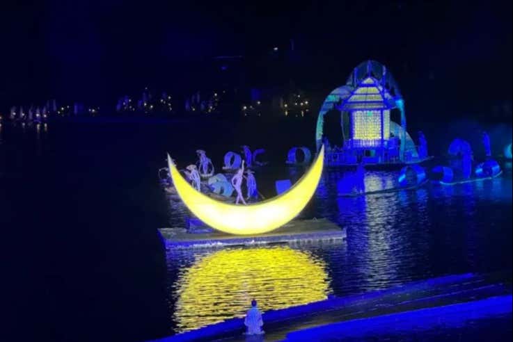 Show de luzes sobre o rio Li