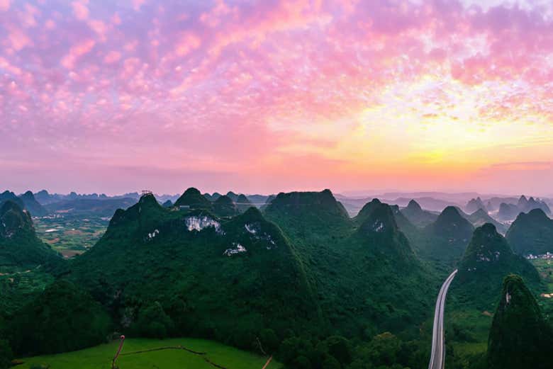 Área panorámica del pico Ruyi al amanecer