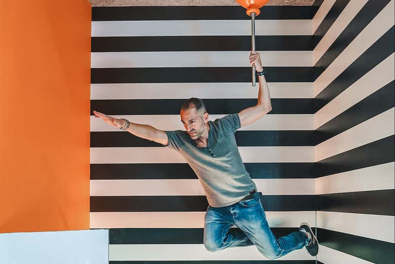 Voando no Paradox Museum!