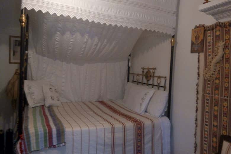 A traditionally decorated bedroom