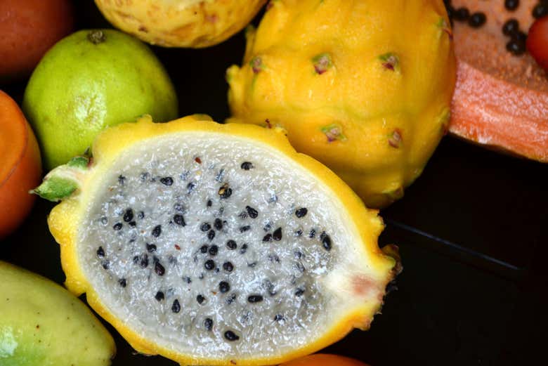 Maracuyá partida por la mitad