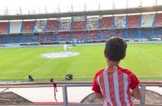 Partido de fútbol en Barranquilla con guía local