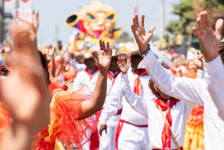 Bailaréis al ritmo de la comparsa
