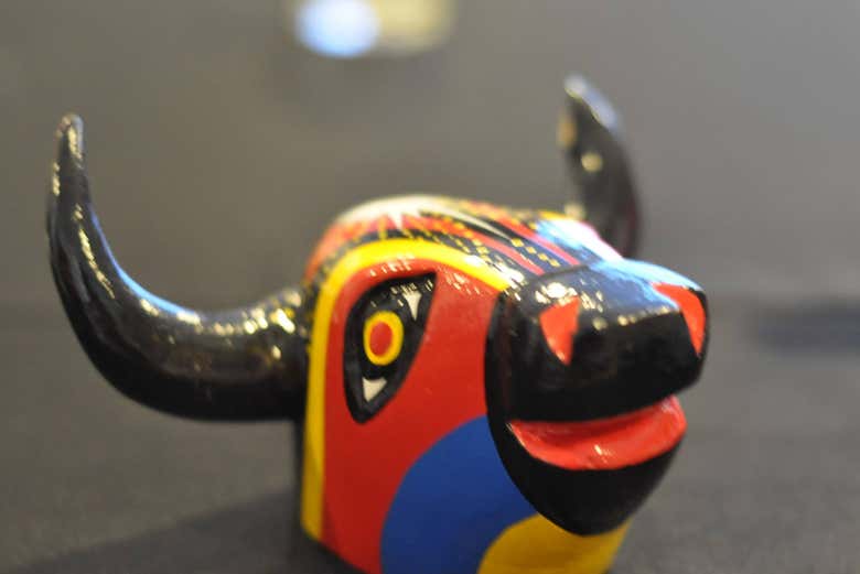 Um exemplo das cores vibrantes desses artesanatos