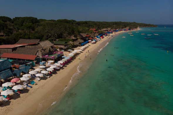 Entrada a un club de playa de Barú
