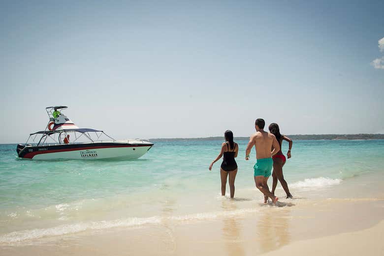 Disfrutando de las paradisiacas playas de las islas del Rosario