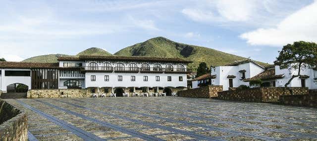 Excursión a Guatavita + Casa al Revés