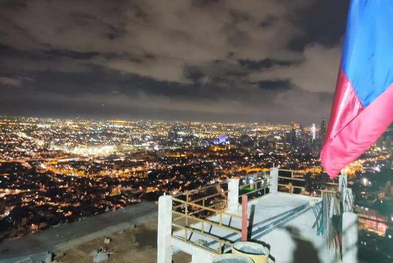 Contemplaremos as melhores vistas noturnas de Bogotá.