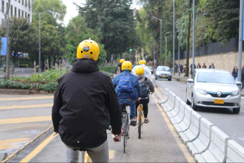 Recorriendo las calles de Bogotá en bicicleta