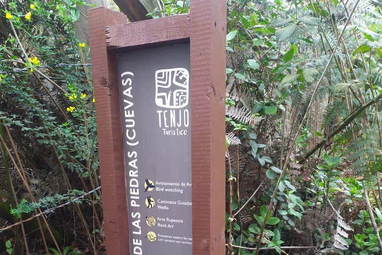 Sinais informativos das cavernas de Tenjo