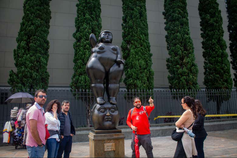 Recorriendo la plaza Botero, en Medellín