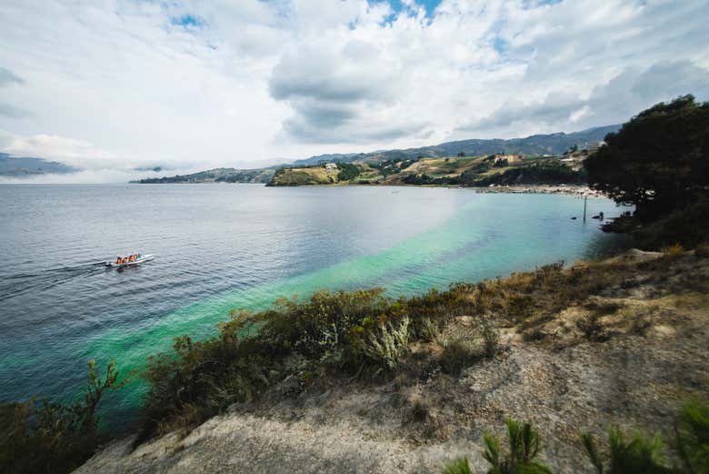 Vistas da costa da lagoa