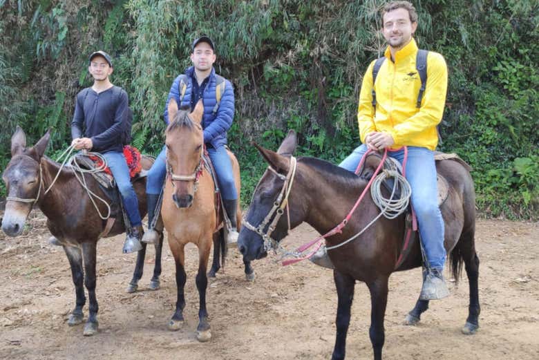 Desfrutando do passeio a cavalo por Monserrate