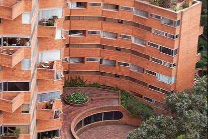 Edifício moderno em San Diego de Bogotá