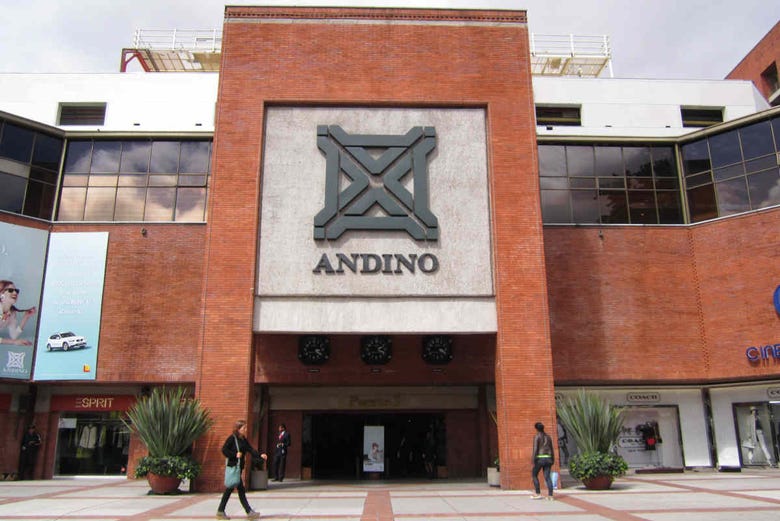 Ingresso principale del Centro Commerciale Andino