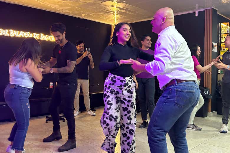 Aprendiendo a bailar música latina