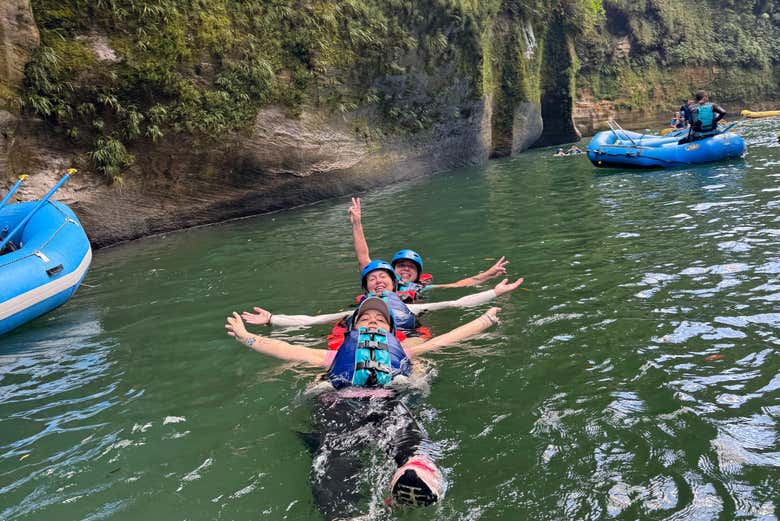 Disfrutando de un baño en el río Güejar