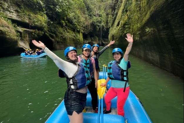 Profitez du rafting dans le canyon de la rivière Güejar