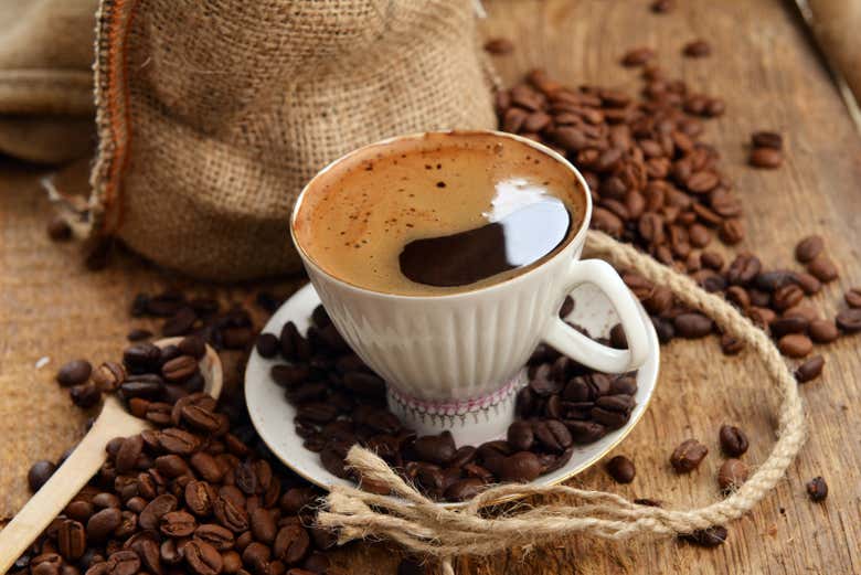 Taza de auténtico café colombiano