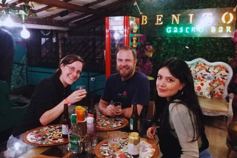Haciendo amigos en el pub crawl