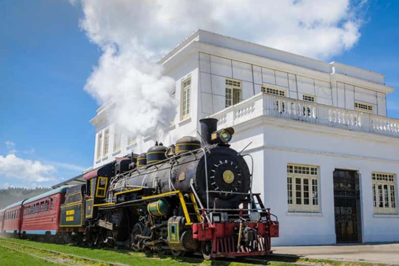 El Tren Turístico de la Sabana partiendo de la estación