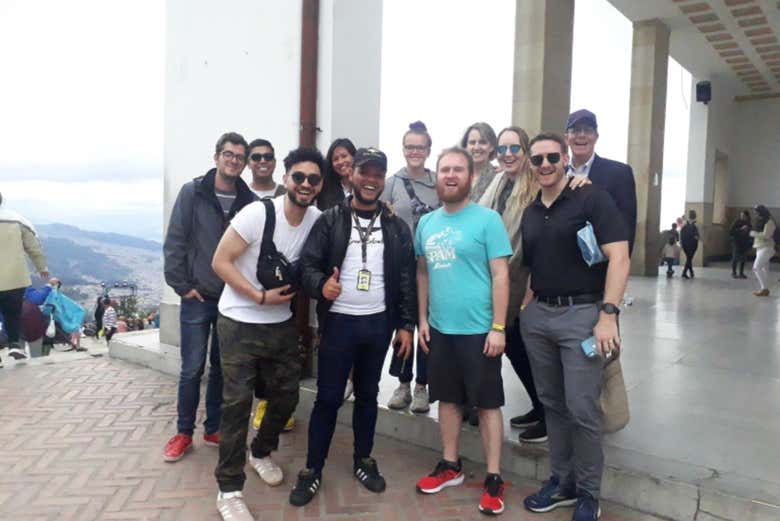 Desfrutando da visita guiada por Monserrate