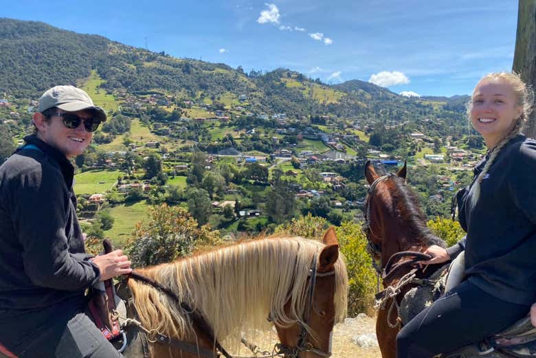 Contemplando la vista del pueblo de La Calera