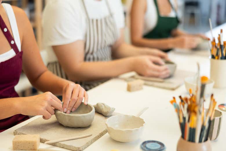 A moldagem de cerâmica auxilia na concentração e no relaxamento