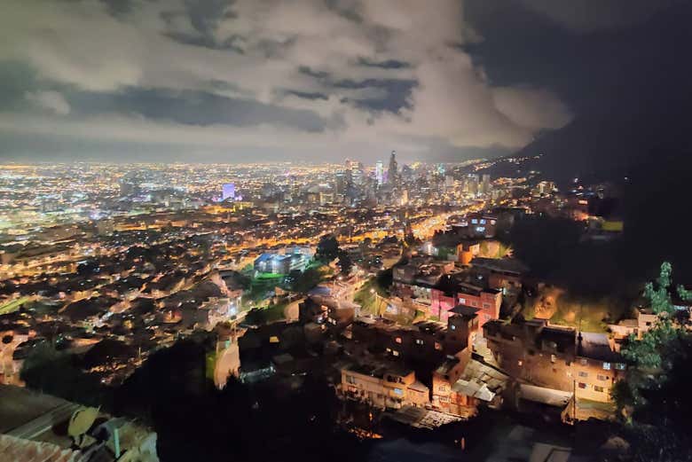Vista panorâmica de Bogotá à noite