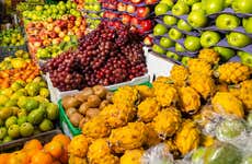 Tour de la fruta colombiana por el Mercado 7 de Agosto