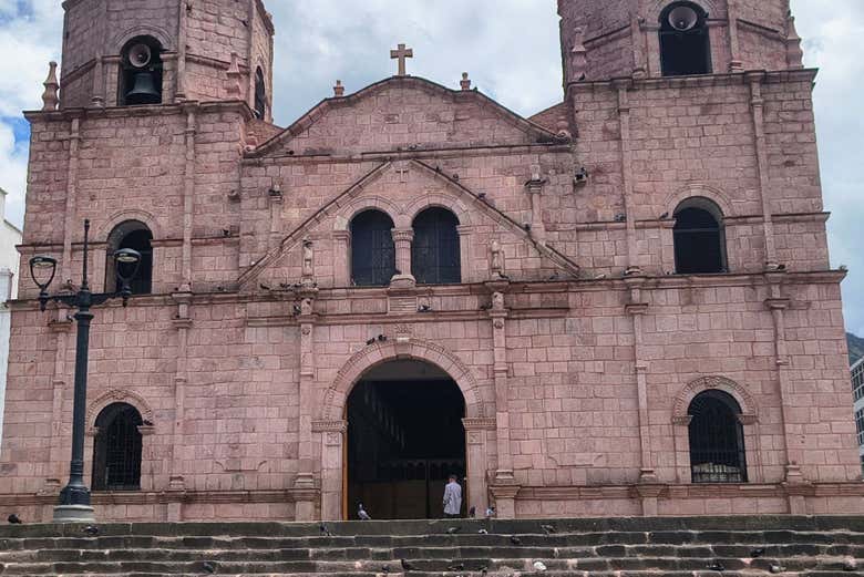 Admirando la iglesia de San Francisco Javier