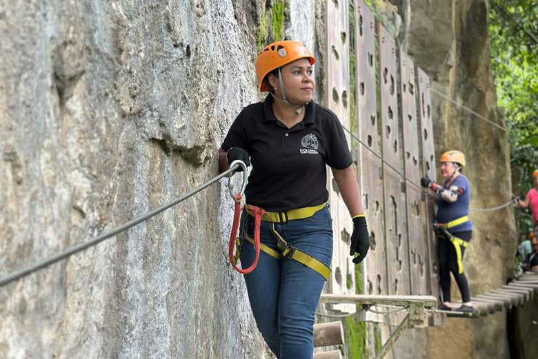 Las pasarelas con cuerda en Parque Xplorer