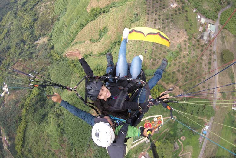 Voo de parapente sobre Quindío