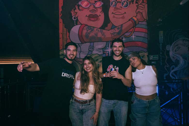Haced nuevos amigos mientras recorréis los bares de moda