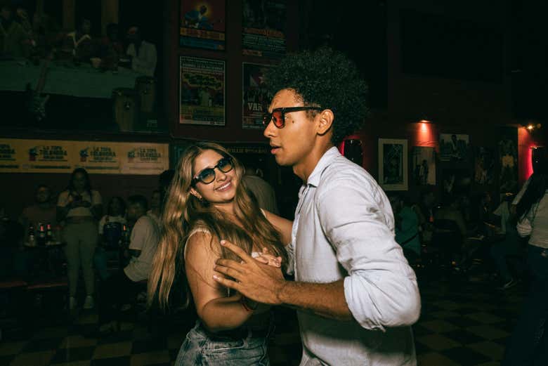 Bailad salsa en los mejores locales de Cali