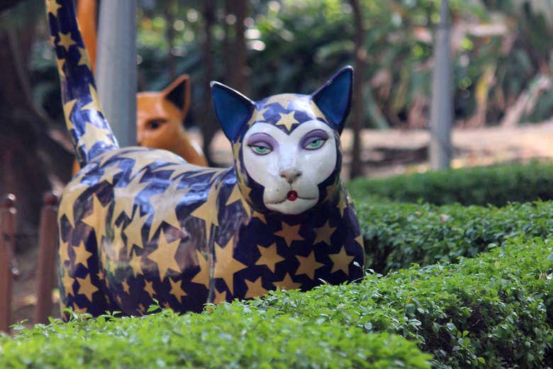 Esculturas de gatos