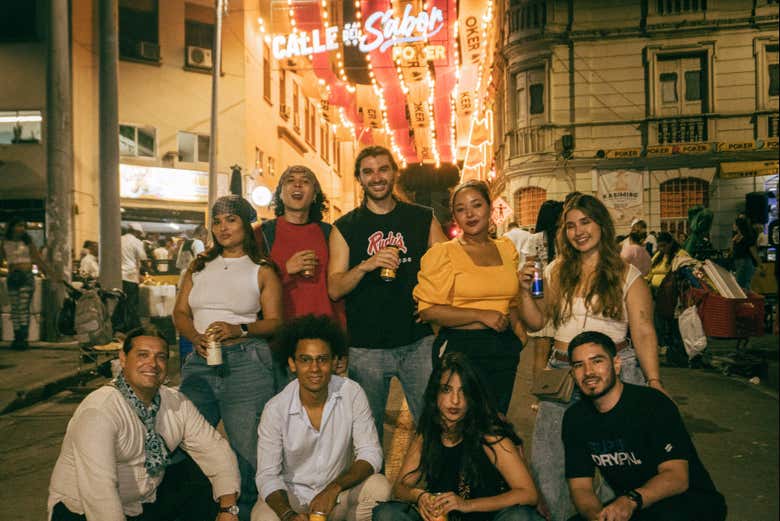 Explorad la animada vida nocturna de Cali con un guía
