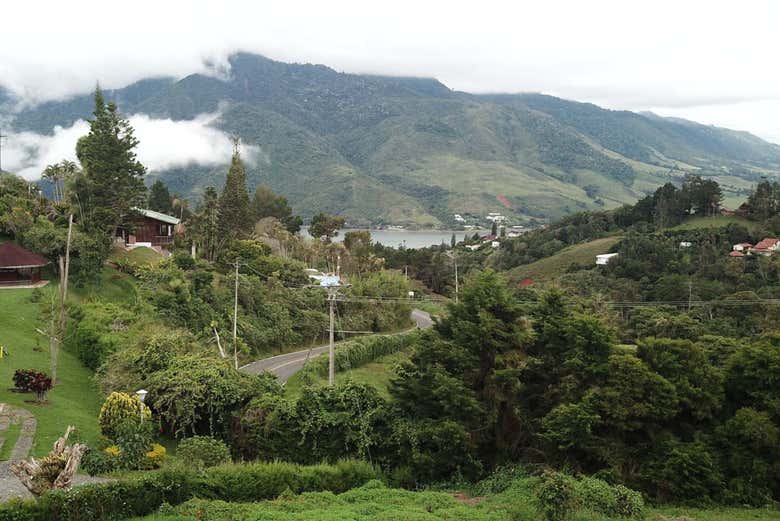 Montañas del lago Calima, en Colombia