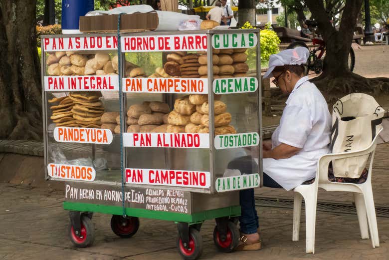 Puesto callejero de pan