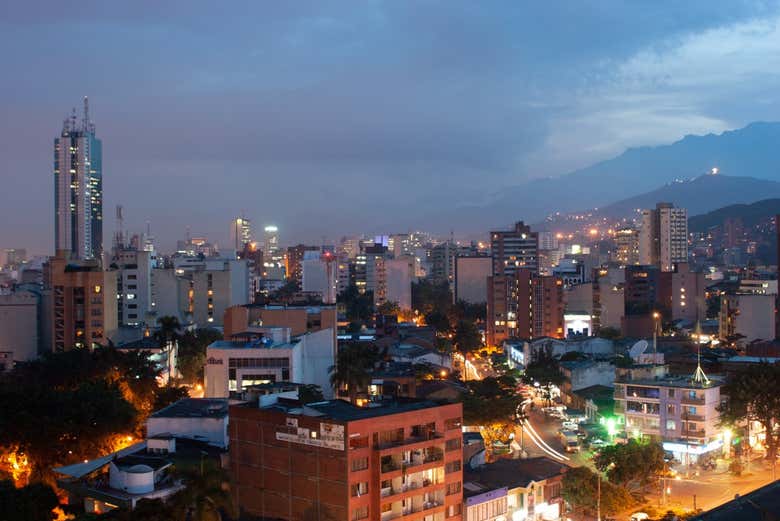Cali Night Tour & Dinner - Book Online at Civitatis.com