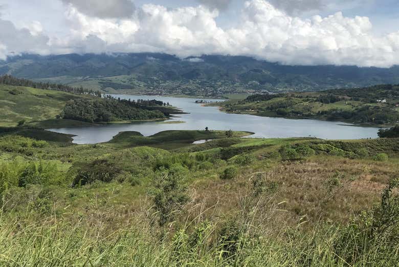 Panorámica del lago Calima