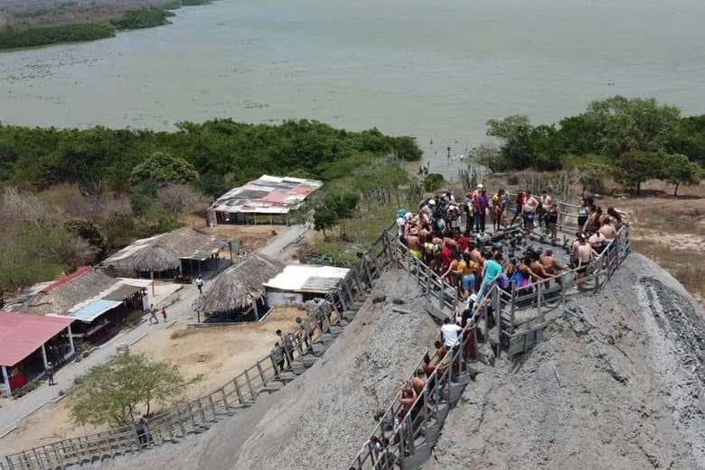 Vista aéra do vulcão El Totumo