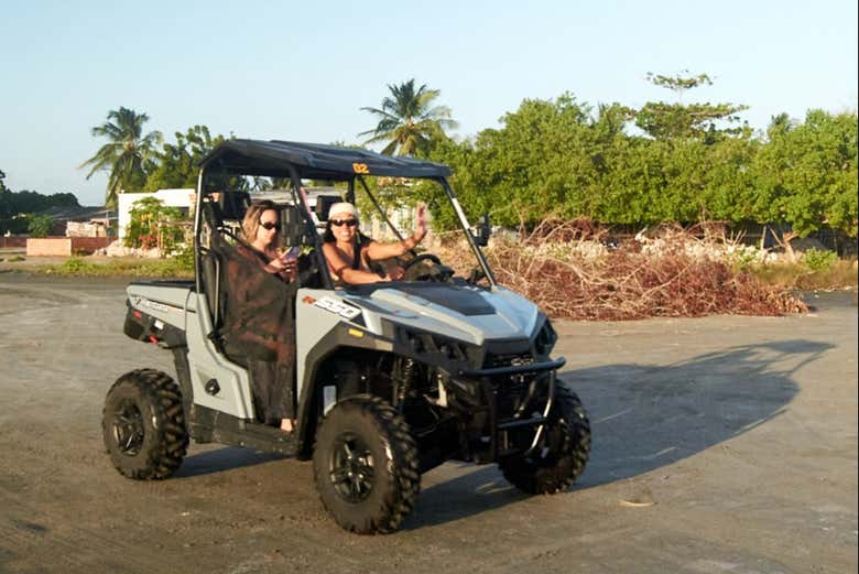 Two friends enjoying the Cartagena buggy tour
