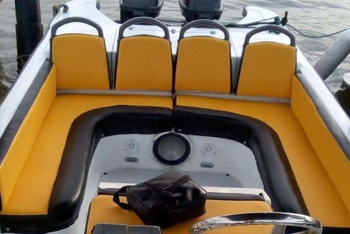 Posti a sedere nel motoscafo