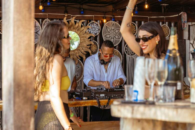 Bailando a los ritmos del DJ