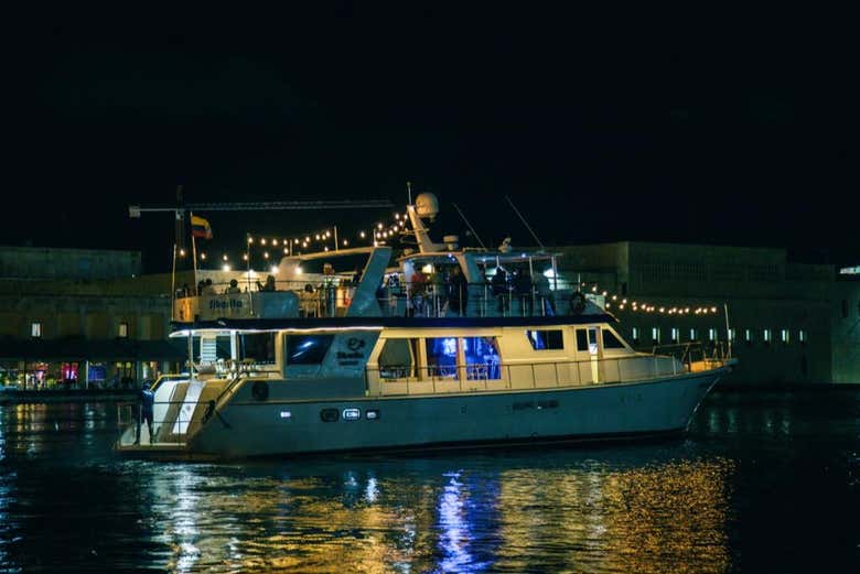 Set sail along Cartagena Bay