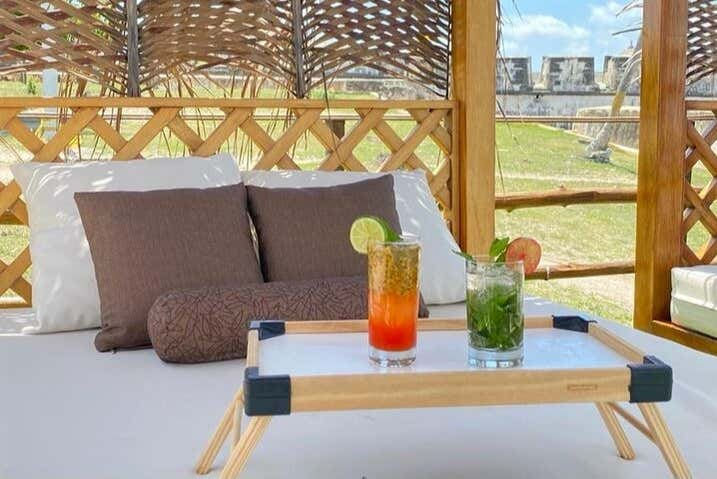 Drinks at the beach club in Tierra Bomba